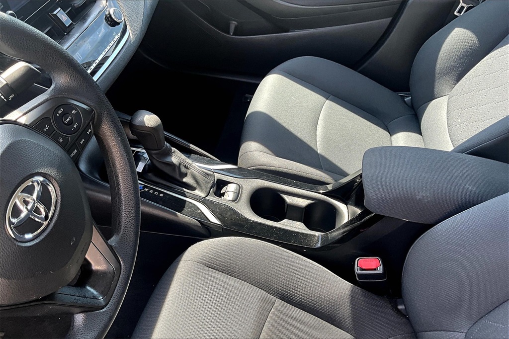 Vehicle image 17 of 31