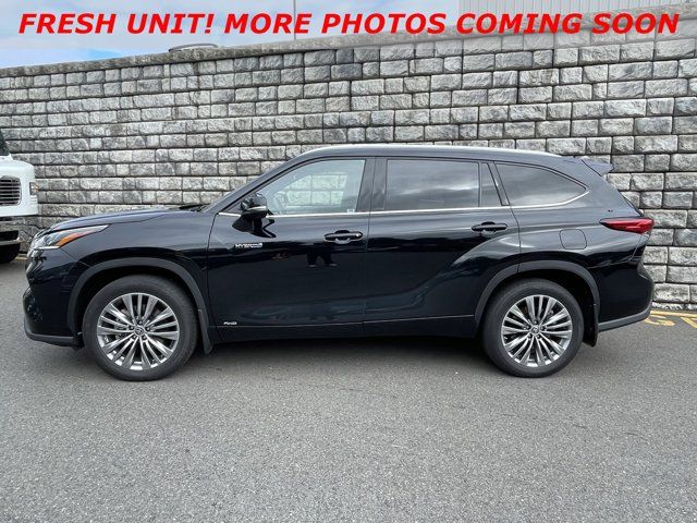 2021 Toyota Highlander Hybrid Platinum