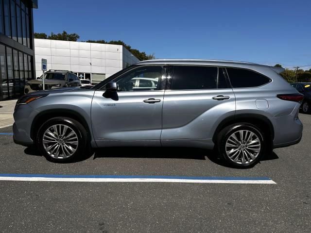 2021 Toyota Highlander Hybrid Platinum