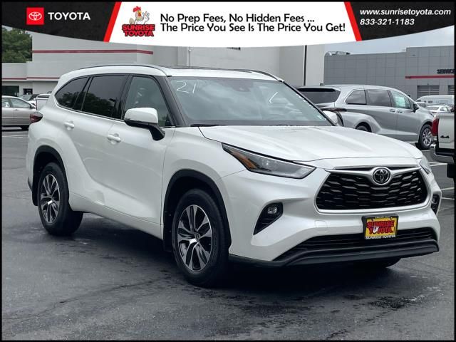 2021 Toyota Highlander XLE