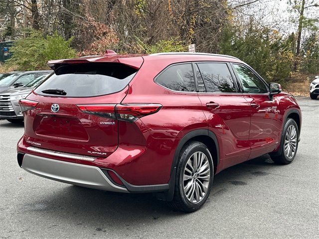 2021 Toyota Highlander Hybrid Platinum