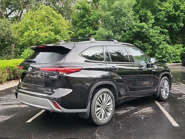 2021 Toyota Highlander Hybrid Platinum