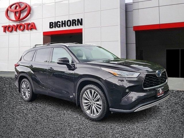 2021 Toyota Highlander Hybrid Platinum