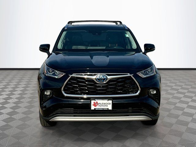 2021 Toyota Highlander Hybrid Platinum