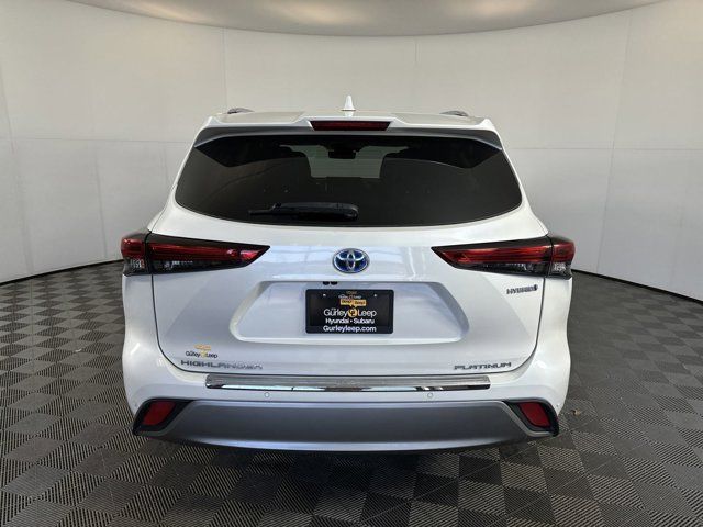 2021 Toyota Highlander Hybrid Platinum