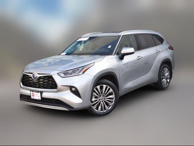 2021 Toyota Highlander Hybrid Platinum