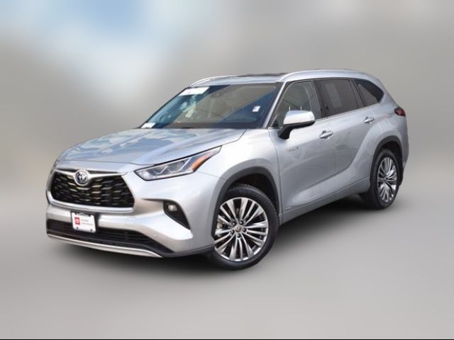 2021 Toyota Highlander Hybrid Platinum