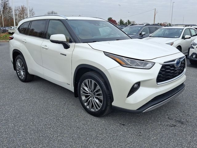 2021 Toyota Highlander Hybrid Platinum