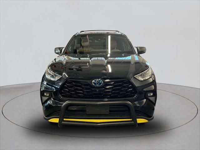 2021 Toyota Highlander Hybrid Platinum