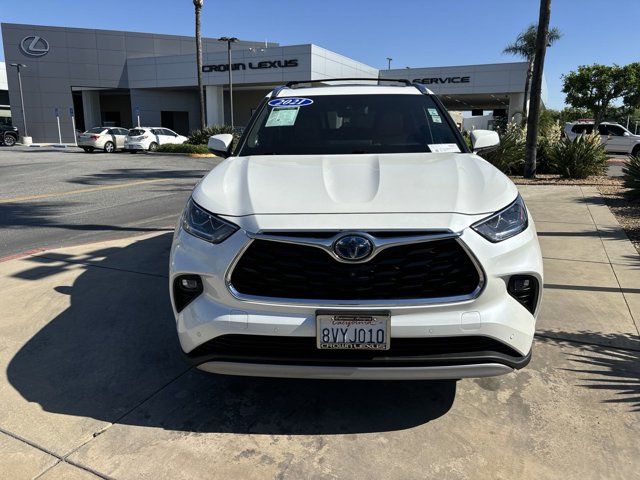 2021 Toyota Highlander Hybrid Platinum