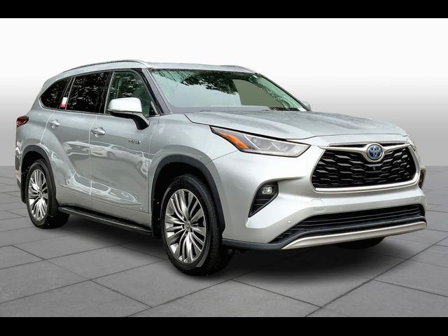 2021 Toyota Highlander Hybrid Platinum