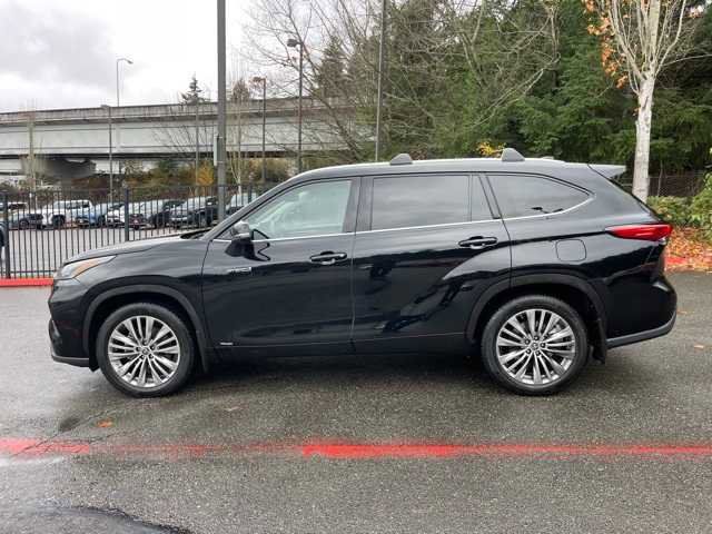 2021 Toyota Highlander Hybrid Platinum