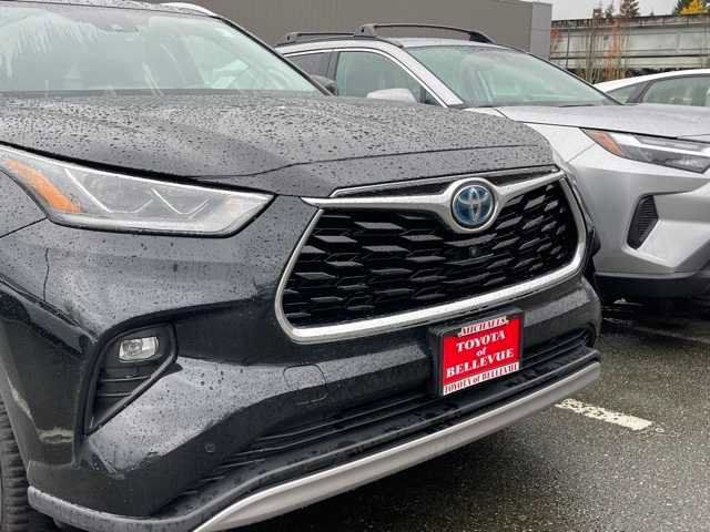 2021 Toyota Highlander Hybrid Platinum