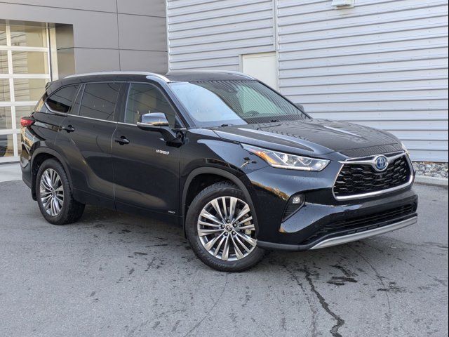 2021 Toyota Highlander Hybrid Platinum