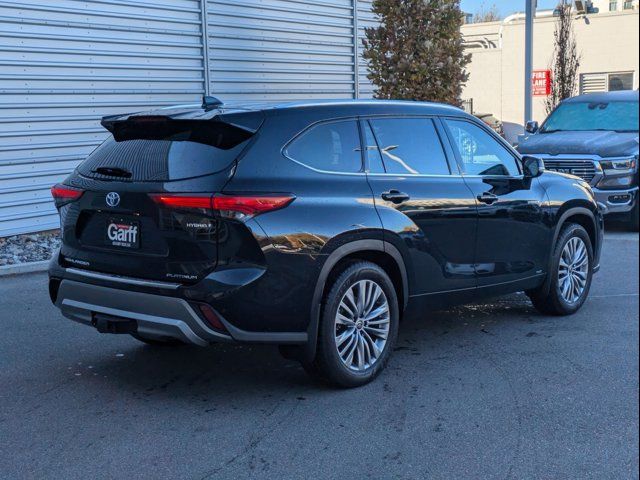 2021 Toyota Highlander Hybrid Platinum