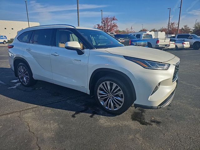 2021 Toyota Highlander Hybrid Platinum