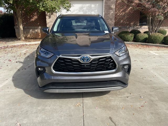 2021 Toyota Highlander Hybrid Platinum