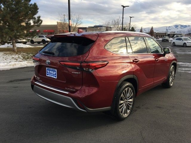 2021 Toyota Highlander Hybrid Platinum