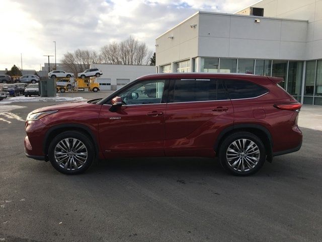 2021 Toyota Highlander Hybrid Platinum