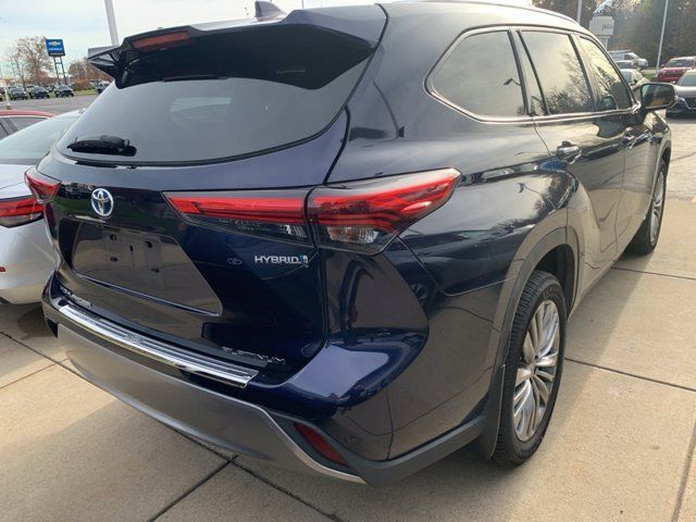 2021 Toyota Highlander Hybrid Platinum