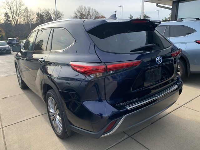 2021 Toyota Highlander Hybrid Platinum