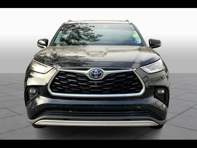 2021 Toyota Highlander Hybrid Platinum