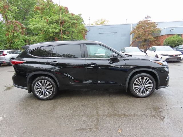 2021 Toyota Highlander Hybrid Platinum