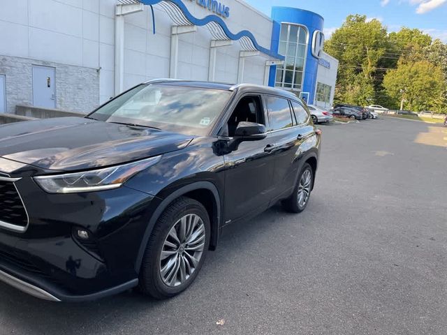 2021 Toyota Highlander Hybrid Platinum