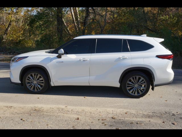 2021 Toyota Highlander Hybrid Platinum