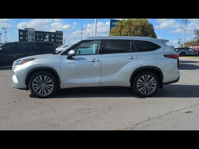 2021 Toyota Highlander Hybrid Platinum