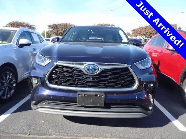 2021 Toyota Highlander Hybrid Platinum