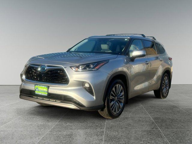 2021 Toyota Highlander Hybrid Platinum