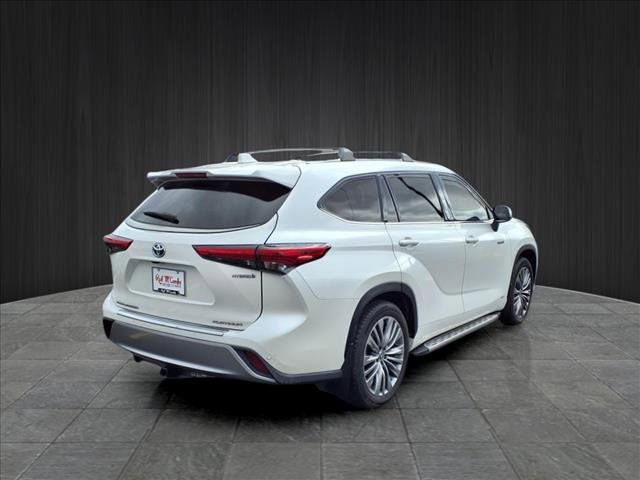 2021 Toyota Highlander Hybrid Platinum