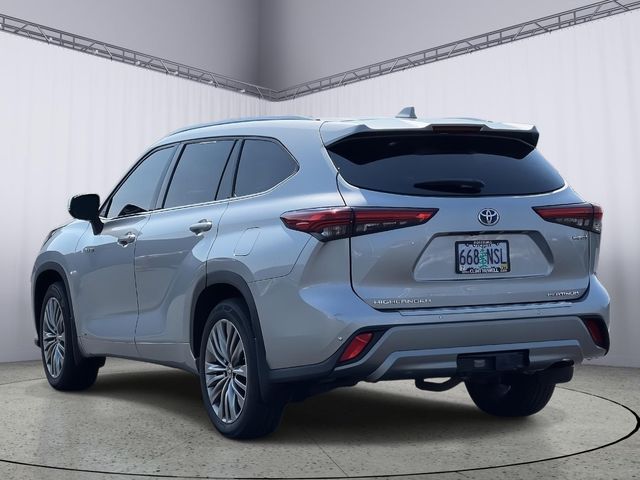 2021 Toyota Highlander Hybrid Platinum