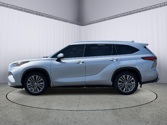 2021 Toyota Highlander Hybrid Platinum