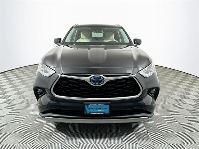 2021 Toyota Highlander Hybrid Platinum