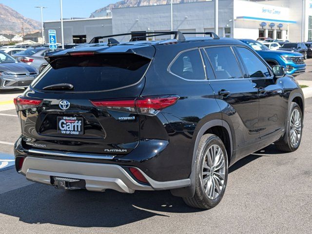 2021 Toyota Highlander Hybrid Platinum