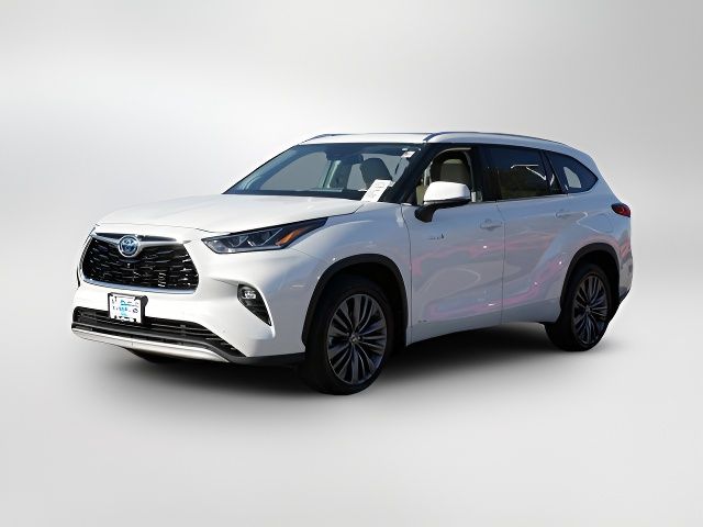 2021 Toyota Highlander Hybrid Platinum