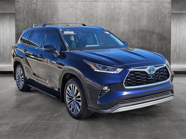 2021 Toyota Highlander Hybrid Platinum