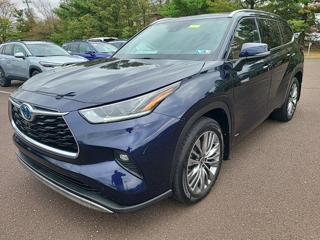 2021 Toyota Highlander Hybrid Platinum