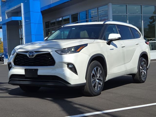 2021 Toyota Highlander Hybrid XLE