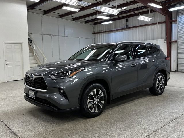 2021 Toyota Highlander Hybrid XLE