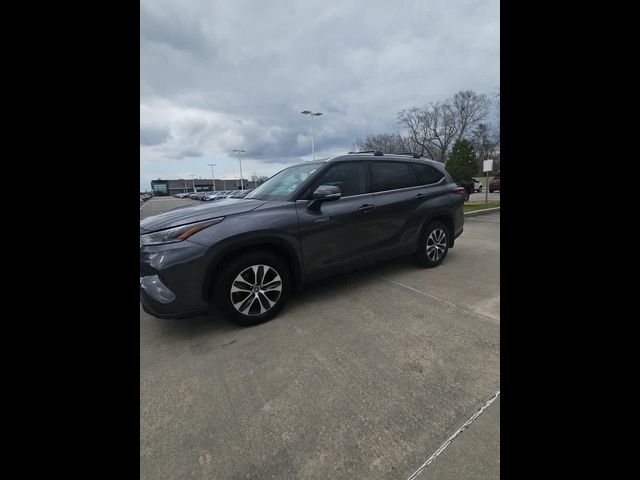 2021 Toyota Highlander Hybrid XLE