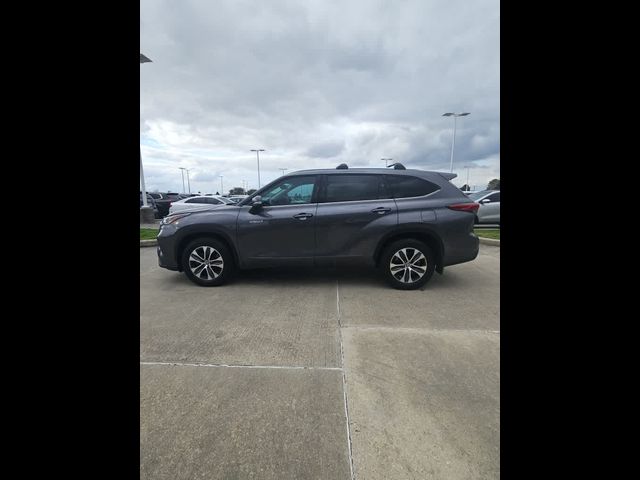 2021 Toyota Highlander Hybrid XLE