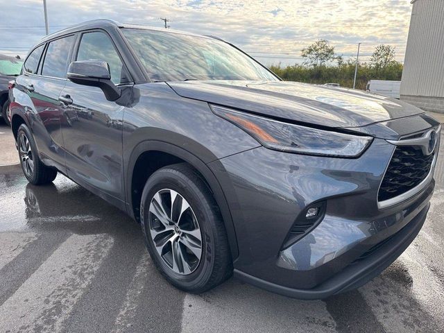 2021 Toyota Highlander Hybrid XLE
