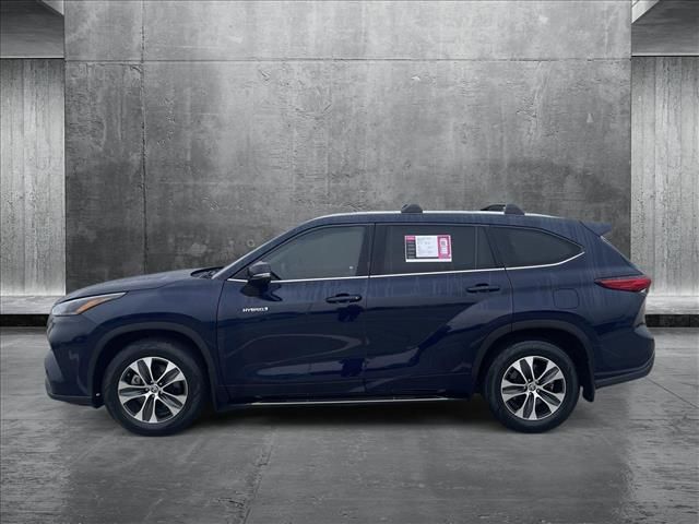 2021 Toyota Highlander Hybrid XLE