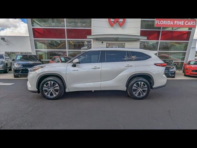 2021 Toyota Highlander Hybrid XLE