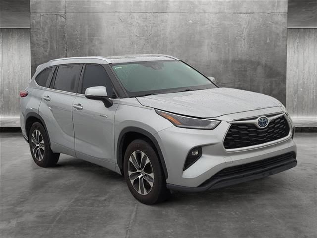 2021 Toyota Highlander Hybrid XLE