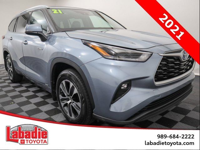 2021 Toyota Highlander Hybrid XLE