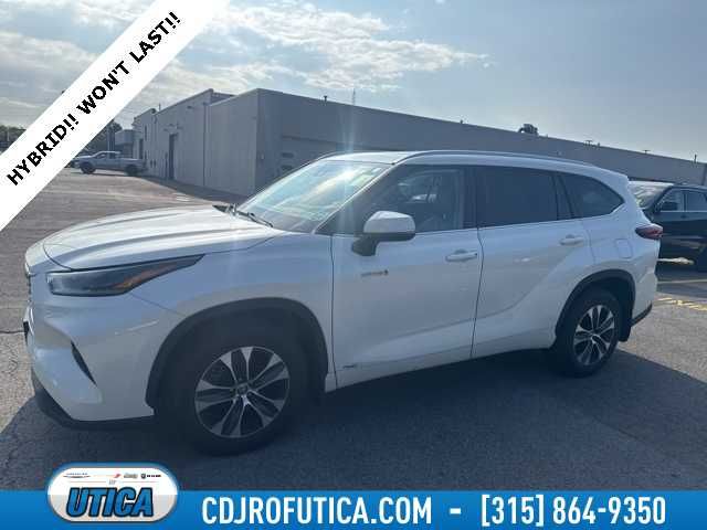 2021 Toyota Highlander Hybrid XLE